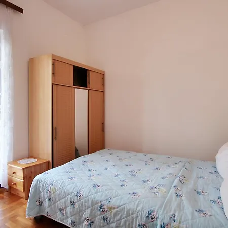 Apartment 3-bedroom In Spadici